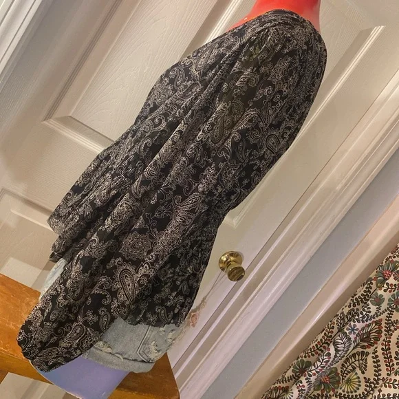 DR2 Long Sleeve V-Neck Peplum Top NWT - Picture 7 of 15